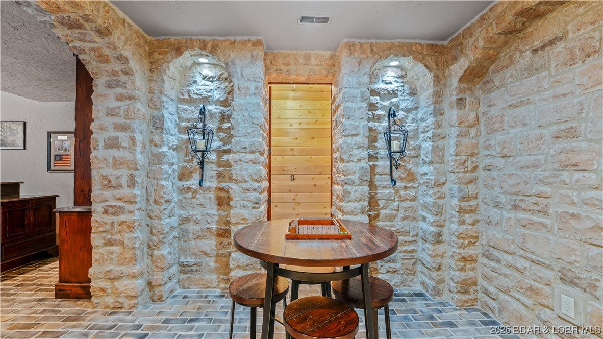 Osage Beach, Missouri, 65065, United States, 8 Bedrooms Bedrooms, ,8 BathroomsBathrooms,Residential,Active,2012239