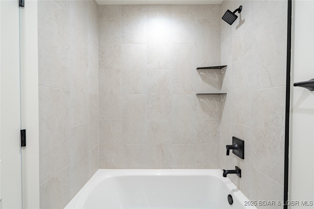 Osage Beach, Missouri, 65065, United States, 5 Bedrooms Bedrooms, ,4 BathroomsBathrooms,Residential,Active,1953713