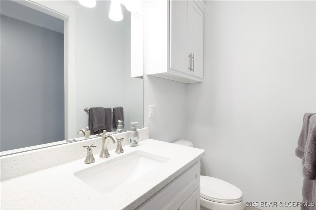 Lake Ozark, Missouri, 65049, United States, 4 Bedrooms Bedrooms, ,5 BathroomsBathrooms,Residential,Active,1959923