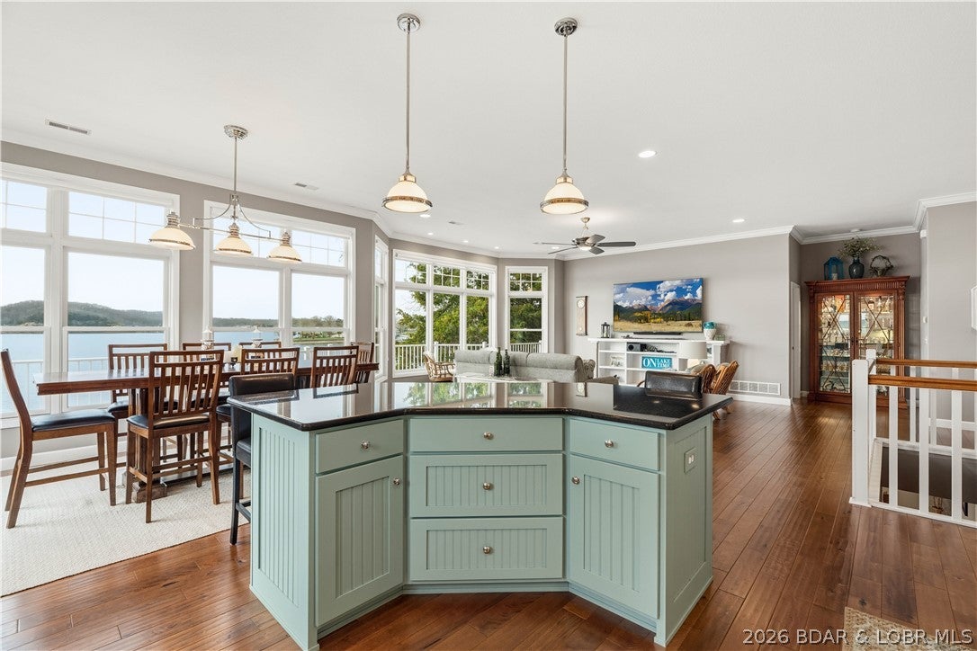 Gravois Mills, Missouri, 65037, United States, 5 Bedrooms Bedrooms, ,3 BathroomsBathrooms,Residential,Active,2032925