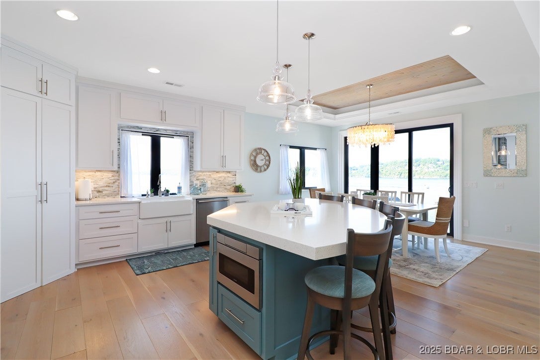 Lake Ozark, Missouri, 65049, United States, ,5 BathroomsBathrooms,Residential,Active,1734496