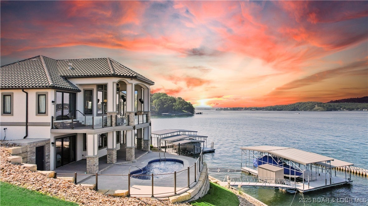Lake Ozark, Missouri, 65049, United States, 4 Bedrooms Bedrooms, ,5 BathroomsBathrooms,Residential,Active,1959923