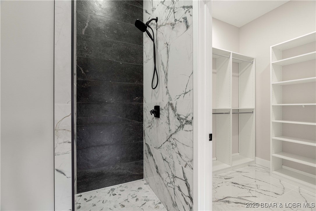 Sunrise Beach, Missouri, 65065, United States, 6 Bedrooms Bedrooms, ,6 BathroomsBathrooms,Residential,Active,1929710