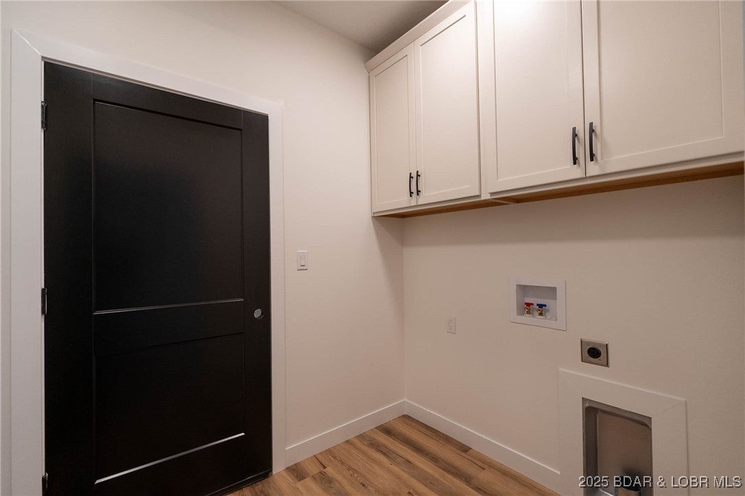 Camdenton, Missouri, 65020, United States, 4 Bedrooms Bedrooms, ,6 BathroomsBathrooms,Residential,Active,2007247