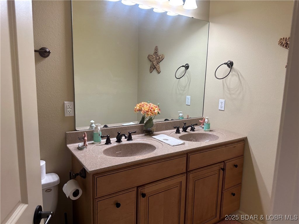Osage Beach, Missouri, 65065, United States, 4 Bedrooms Bedrooms, ,4 BathroomsBathrooms,Residential,Active,1922318