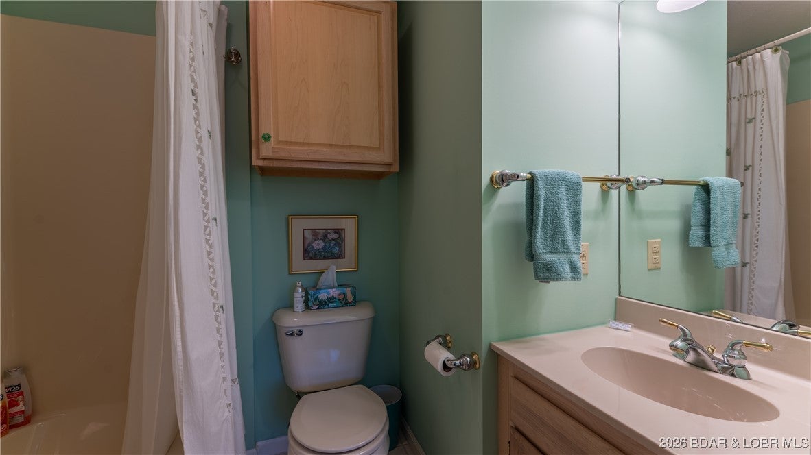 Lake Ozark, Missouri, 65049, United States, 5 Bedrooms Bedrooms, ,6 BathroomsBathrooms,Residential,Active,2009424