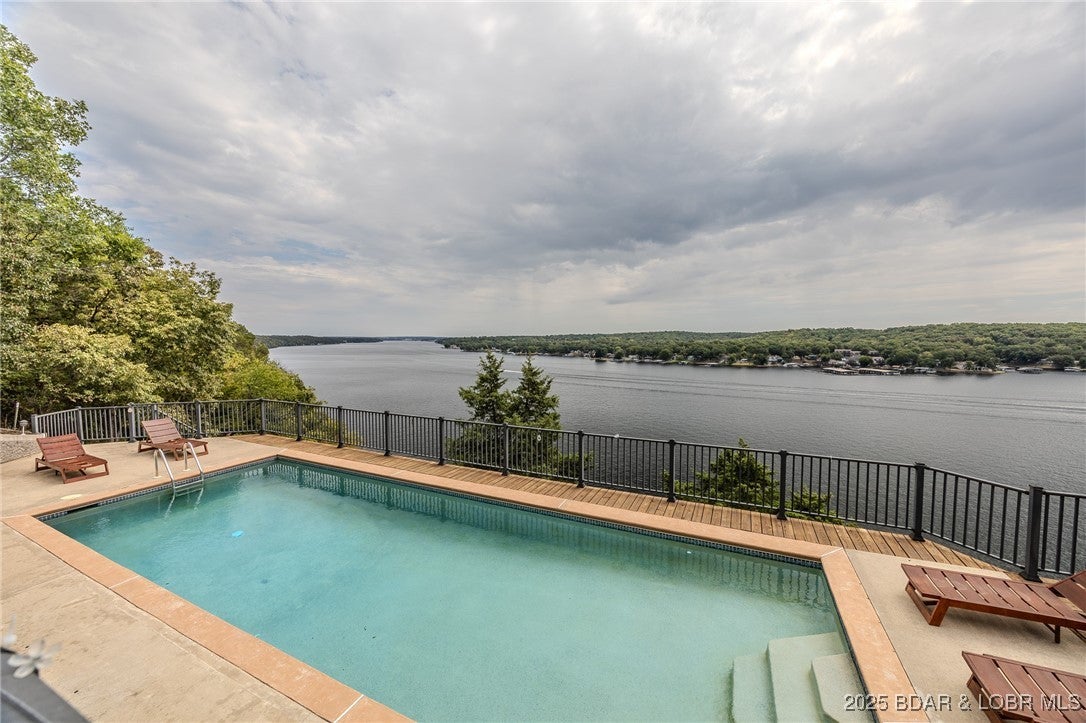 Sunrise Beach, Missouri, 65079, United States, 3 Bedrooms Bedrooms, ,3 BathroomsBathrooms,Residential,Active,1934766