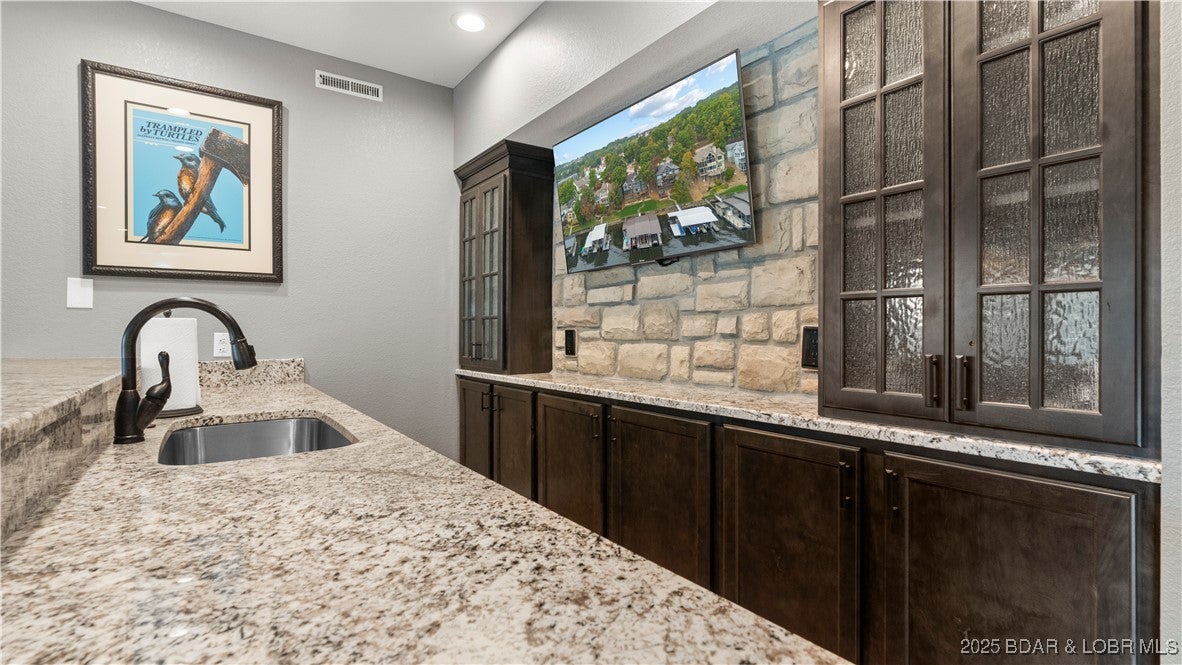 Lake Ozark, Missouri, 65049, United States, 5 Bedrooms Bedrooms, ,5 BathroomsBathrooms,Residential,Active,1968089