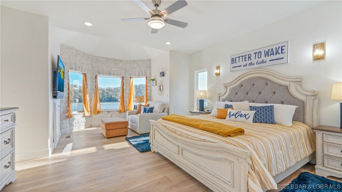 Roach, Missouri, 65787, United States, 8 Bedrooms Bedrooms, ,5 BathroomsBathrooms,Residential,Active,2007100