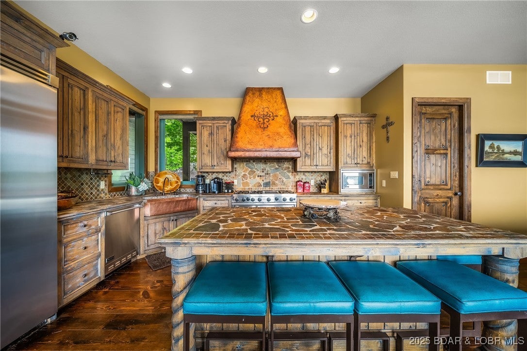 Villages, Missouri, 65079, United States, 5 Bedrooms Bedrooms, ,7 BathroomsBathrooms,Residential,Active,1964268