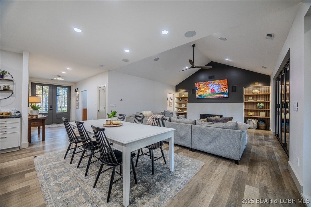 Linn Creek, Missouri, 65052, United States, 6 Bedrooms Bedrooms, ,5 BathroomsBathrooms,Residential,Active,1989796