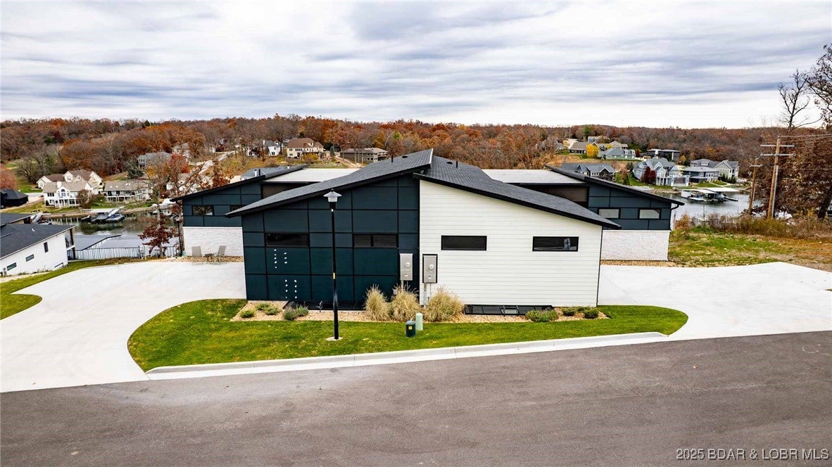 Osage Beach, Missouri, 65065, United States, 5 Bedrooms Bedrooms, ,4 BathroomsBathrooms,Residential,Active,1953713