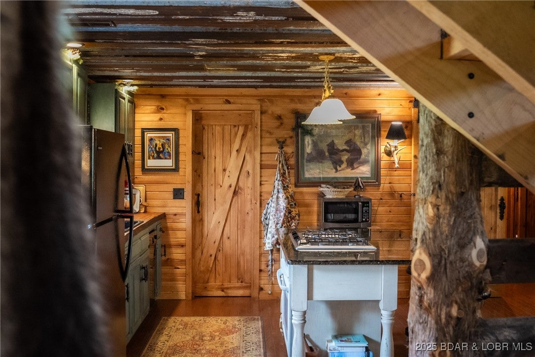 Eldon, Missouri, 65026, United States, 5 Bedrooms Bedrooms, ,3 BathroomsBathrooms,Residential,Active,1790925