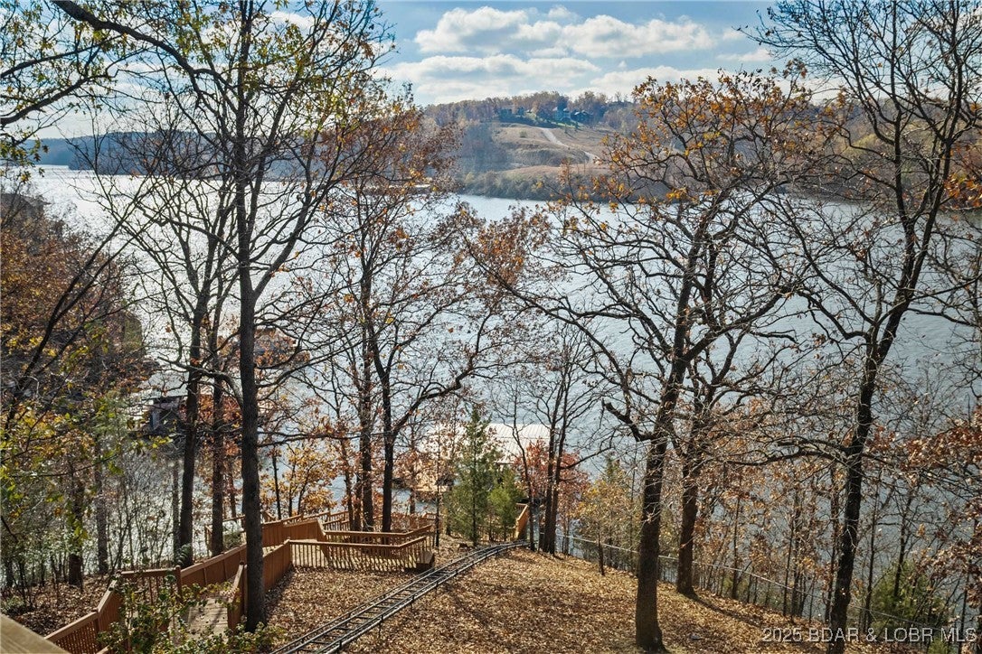 Linn Creek, Missouri, 65052, United States, 7 Bedrooms Bedrooms, ,6 BathroomsBathrooms,Residential,Active,1973281