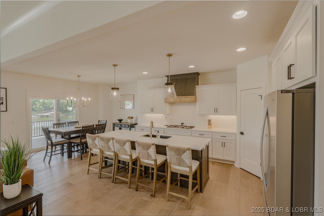 Sunrise Beach, Missouri, 65079, United States, 4 Bedrooms Bedrooms, ,4 BathroomsBathrooms,Residential,Active,1929412