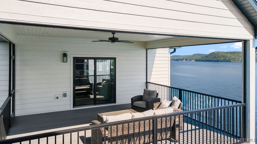 Camdenton, Missouri, 65020, United States, 4 Bedrooms Bedrooms, ,4 BathroomsBathrooms,Residential,Active,1945094