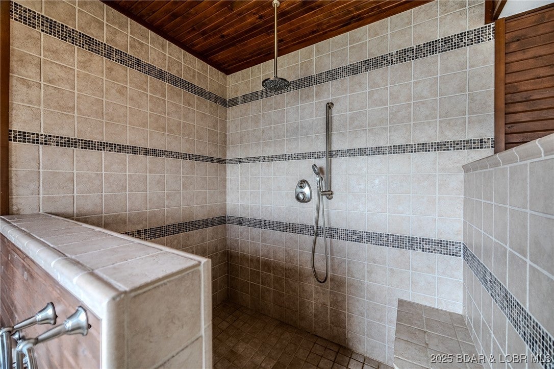 Sunrise Beach, Missouri, 65079, United States, 3 Bedrooms Bedrooms, ,3 BathroomsBathrooms,Residential,Active,1934766