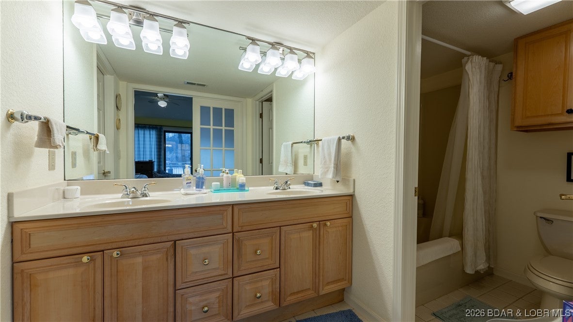 Lake Ozark, Missouri, 65049, United States, 5 Bedrooms Bedrooms, ,6 BathroomsBathrooms,Residential,Active,2009424