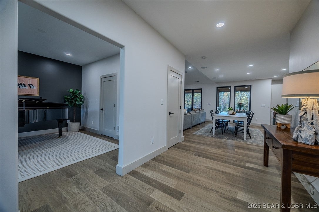 Linn Creek, Missouri, 65052, United States, 6 Bedrooms Bedrooms, ,5 BathroomsBathrooms,Residential,Active,1989796