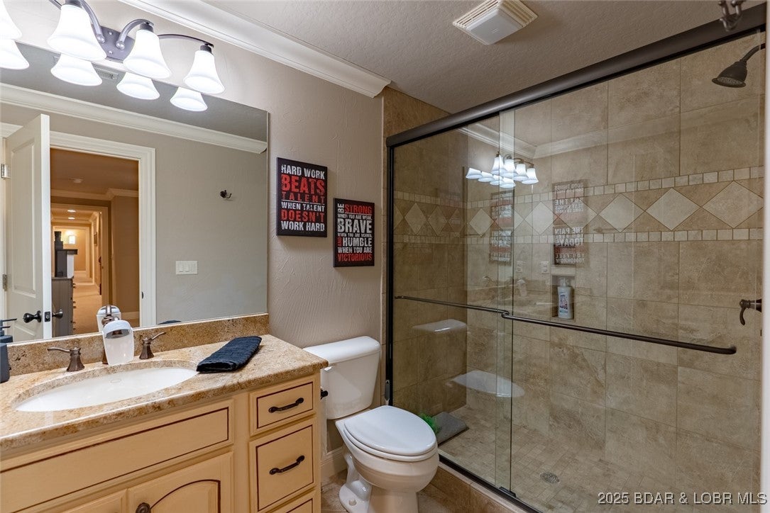 Lake Ozark, Missouri, 65049, United States, 5 Bedrooms Bedrooms, ,5 BathroomsBathrooms,Residential,Active,1990646