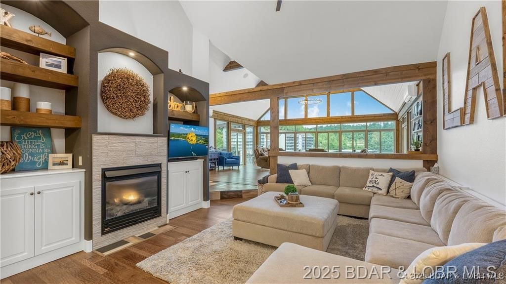 Camdenton, Missouri, 65020, United States, 7 Bedrooms Bedrooms, ,6 BathroomsBathrooms,Residential,Active,1876843