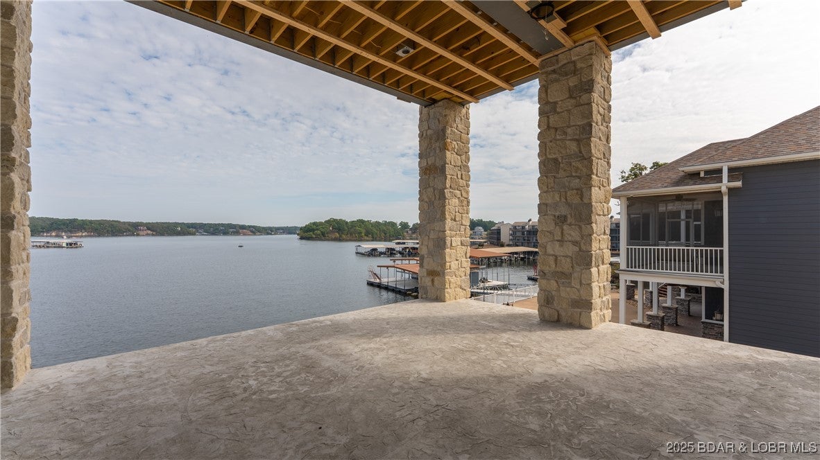 Osage Beach, Missouri, 65065, United States, 6 Bedrooms Bedrooms, ,9 BathroomsBathrooms,Residential,Active,1964478