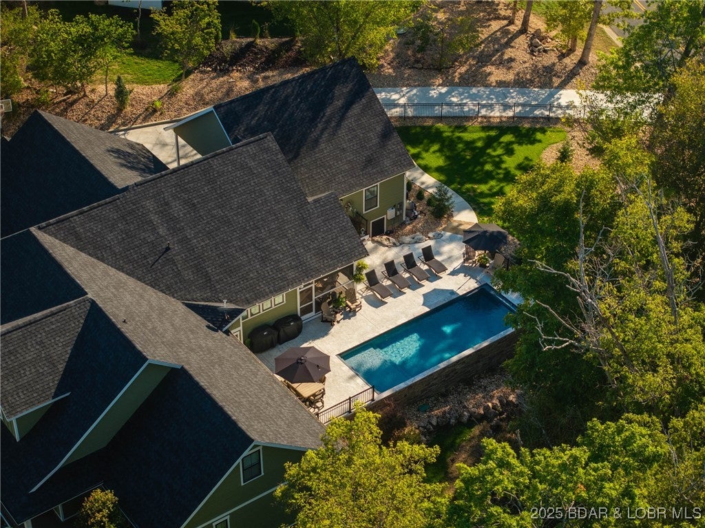 Lake Ozark, Missouri, 65049, United States, 4 Bedrooms Bedrooms, ,5 BathroomsBathrooms,Residential,Active,1960161