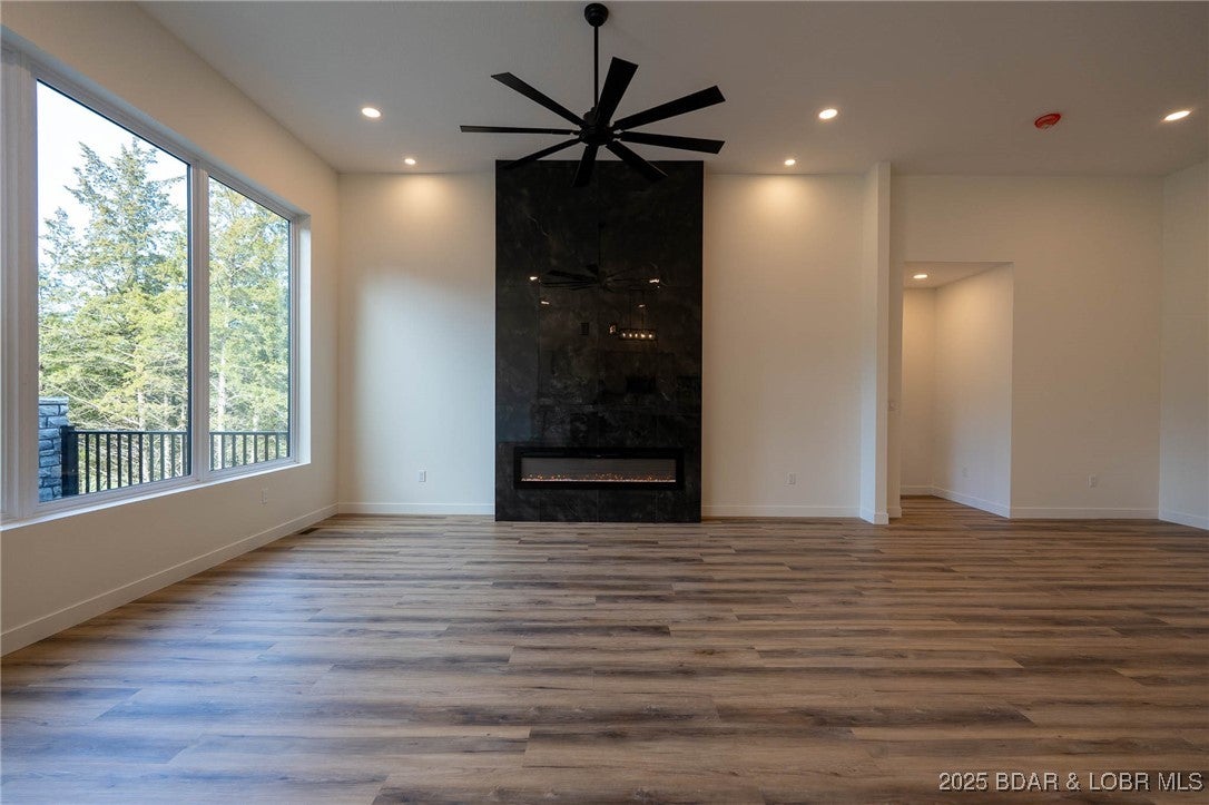 Camdenton, Missouri, 65020, United States, 4 Bedrooms Bedrooms, ,6 BathroomsBathrooms,Residential,Active,2007247