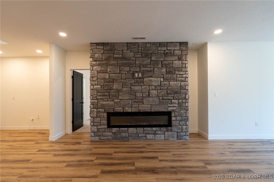 Camdenton, Missouri, 65020, United States, 4 Bedrooms Bedrooms, ,6 BathroomsBathrooms,Residential,Active,2007247