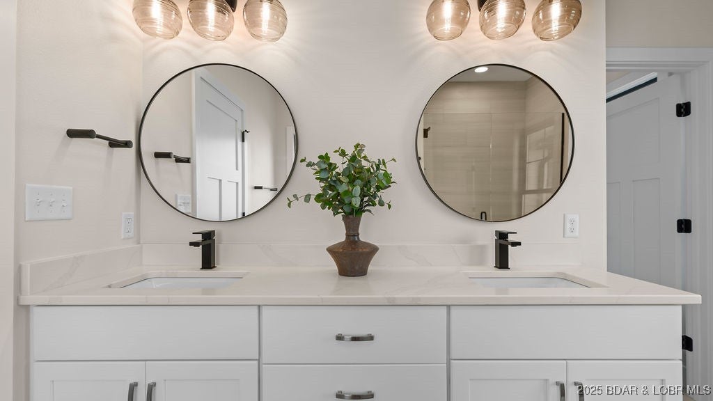 Camdenton, Missouri, 65020, United States, 4 Bedrooms Bedrooms, ,4 BathroomsBathrooms,Residential,Active,1945094