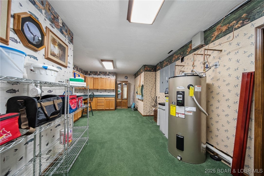 Linn Creek, Missouri, 65052, United States, 7 Bedrooms Bedrooms, ,6 BathroomsBathrooms,Residential,Active,1973281