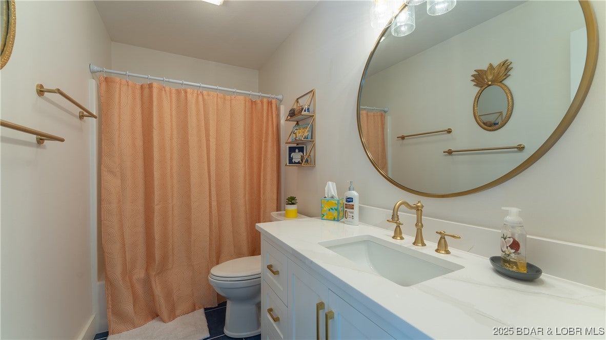 Roach, Missouri, 65787, United States, 8 Bedrooms Bedrooms, ,5 BathroomsBathrooms,Residential,Active,2007100