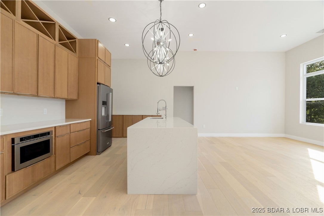 Sunrise Beach, Missouri, 65065, United States, 6 Bedrooms Bedrooms, ,6 BathroomsBathrooms,Residential,Active,1929710