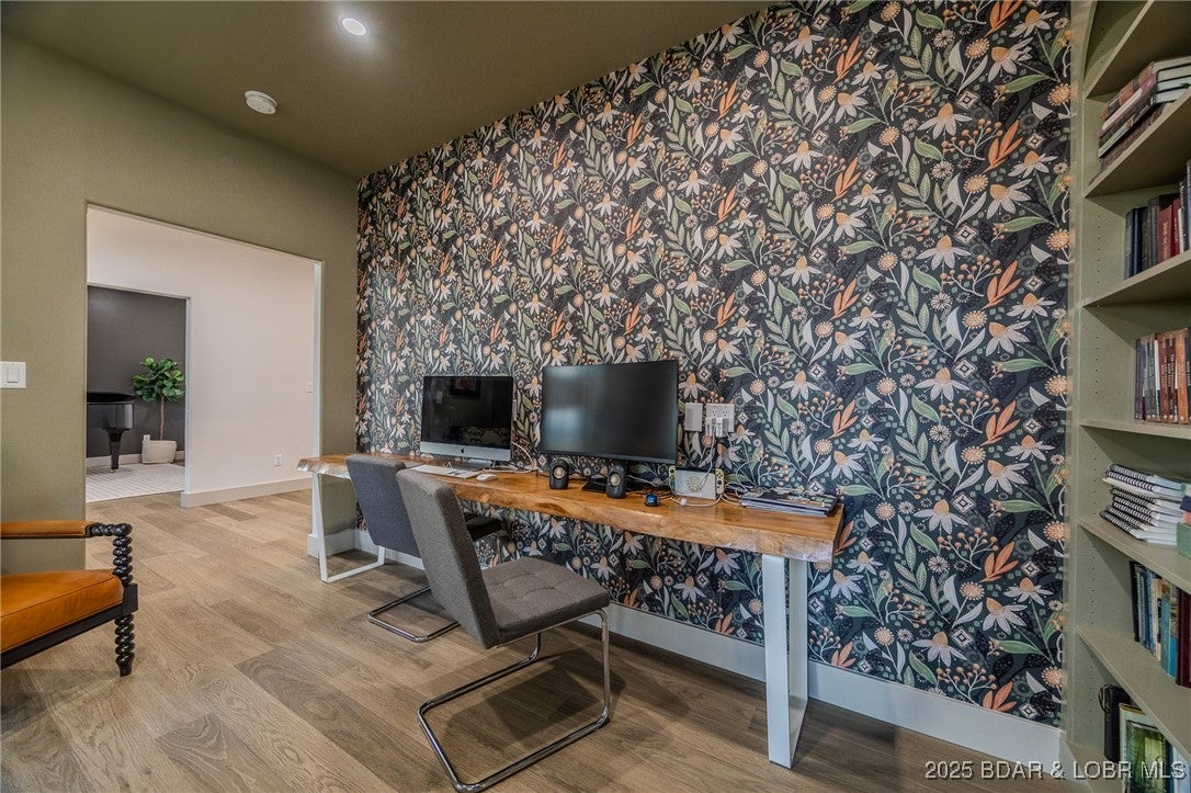 Linn Creek, Missouri, 65052, United States, 6 Bedrooms Bedrooms, ,5 BathroomsBathrooms,Residential,Active,1989796