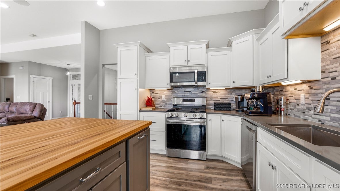 Camdenton, Missouri, 65020, United States, 5 Bedrooms Bedrooms, ,4 BathroomsBathrooms,Residential,Active,1903211