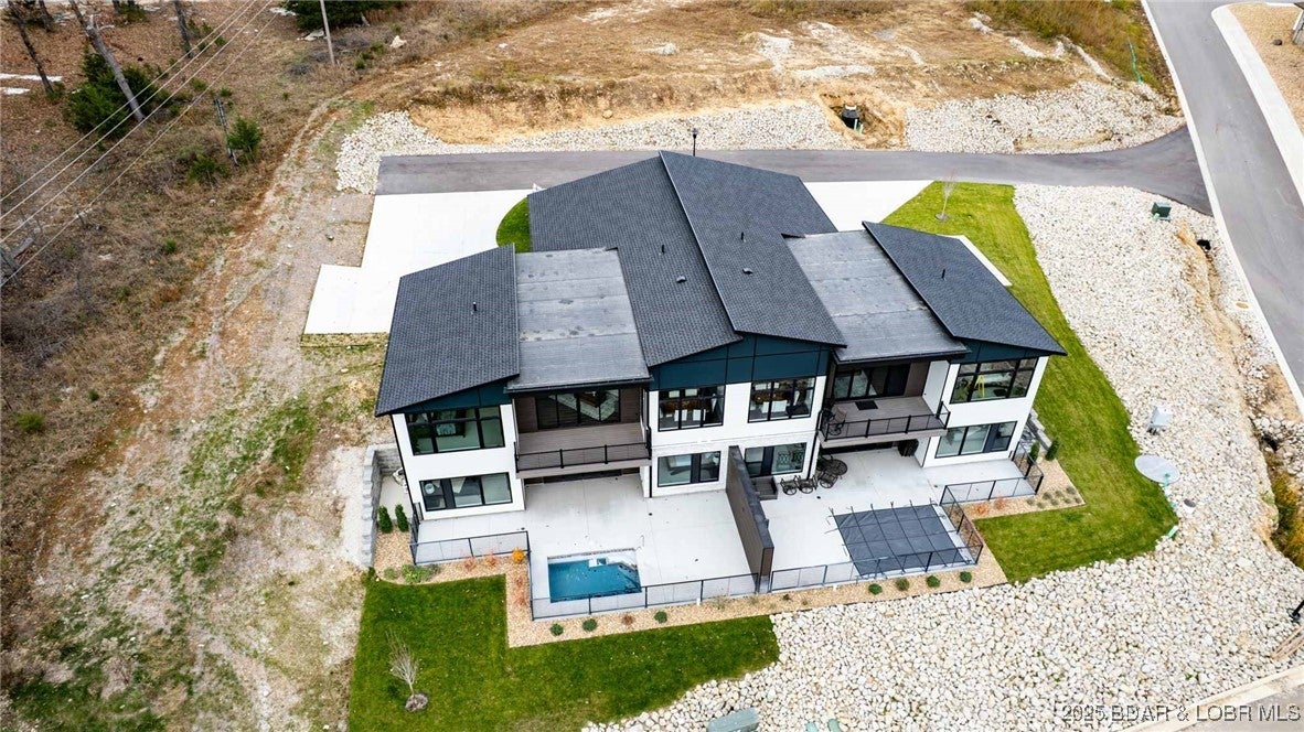 Osage Beach, Missouri, 65065, United States, 5 Bedrooms Bedrooms, ,4 BathroomsBathrooms,Residential,Active,1953713