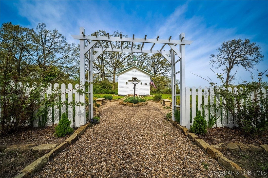 Eldon, Missouri, 65026, United States, 5 Bedrooms Bedrooms, ,3 BathroomsBathrooms,Residential,Active,1790925