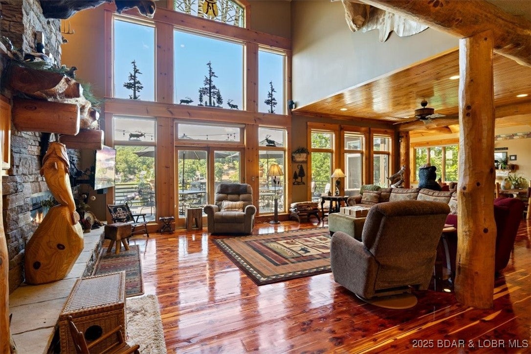 Sunrise Beach, Missouri, 65079, United States, 7 Bedrooms Bedrooms, ,6 BathroomsBathrooms,Residential,Active,1973357