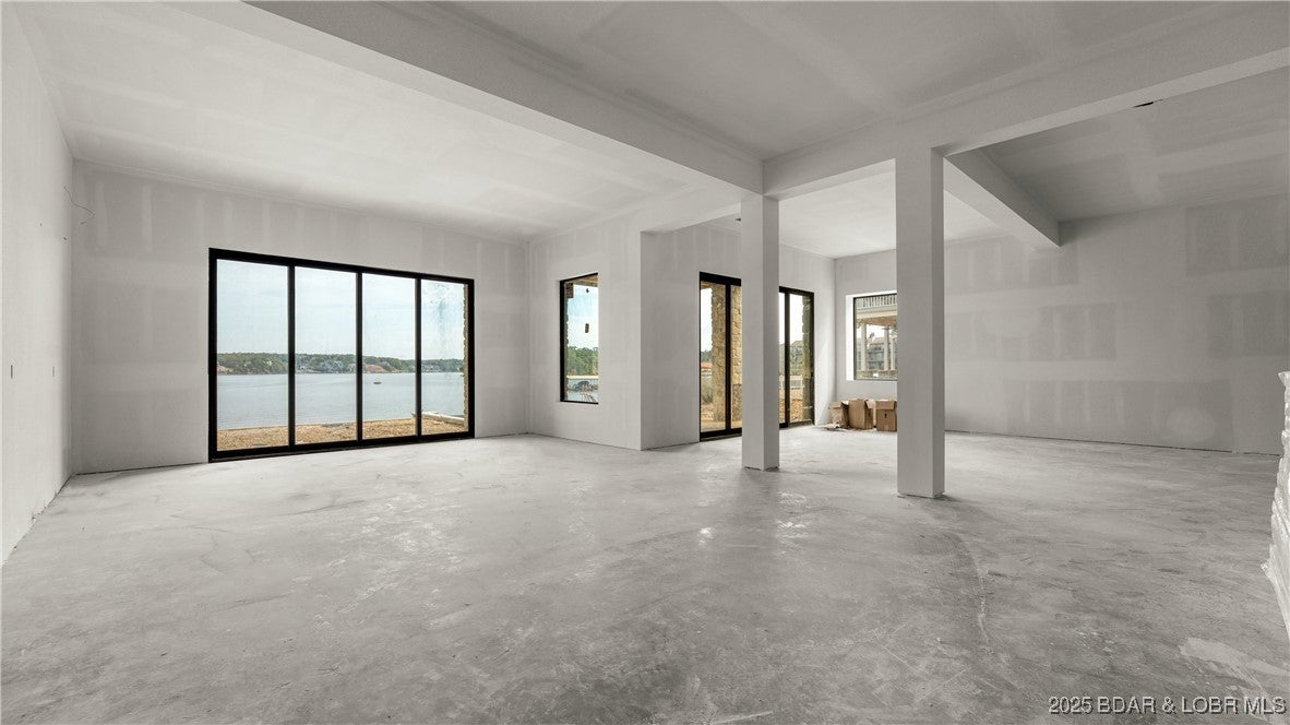 Osage Beach, Missouri, 65065, United States, 6 Bedrooms Bedrooms, ,9 BathroomsBathrooms,Residential,Active,1964478