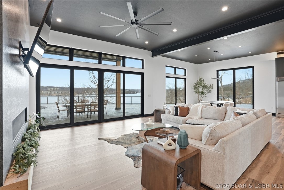 Sunrise Beach, Missouri, 65079, United States, 5 Bedrooms Bedrooms, ,4 BathroomsBathrooms,Residential,Active,2025216