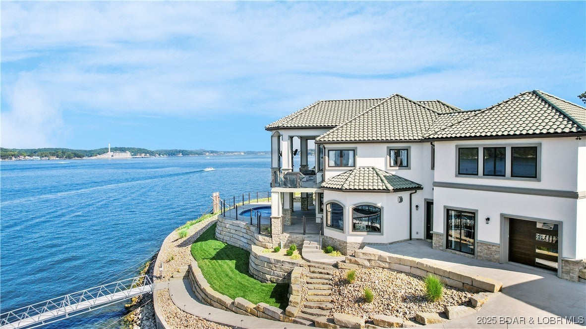 Lake Ozark, Missouri, 65049, United States, 4 Bedrooms Bedrooms, ,5 BathroomsBathrooms,Residential,Active,1959923