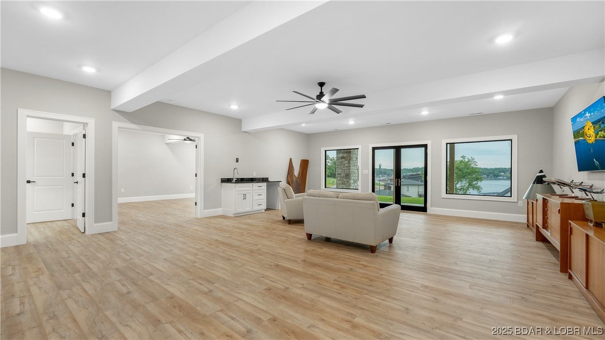 Osage Beach, Missouri, 65065, United States, 4 Bedrooms Bedrooms, ,5 BathroomsBathrooms,Residential,Active,1877825