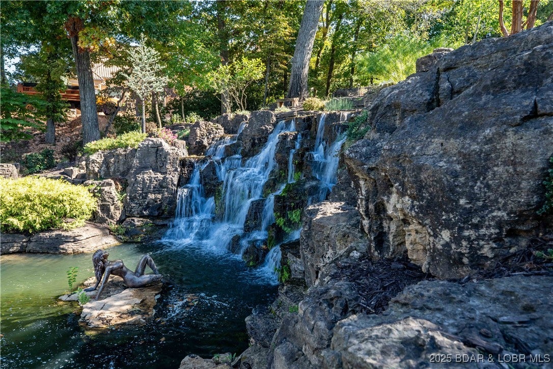 Porto Cima, Missouri, 65079, United States, 5 Bedrooms Bedrooms, ,4 BathroomsBathrooms,Residential,Active,1973370
