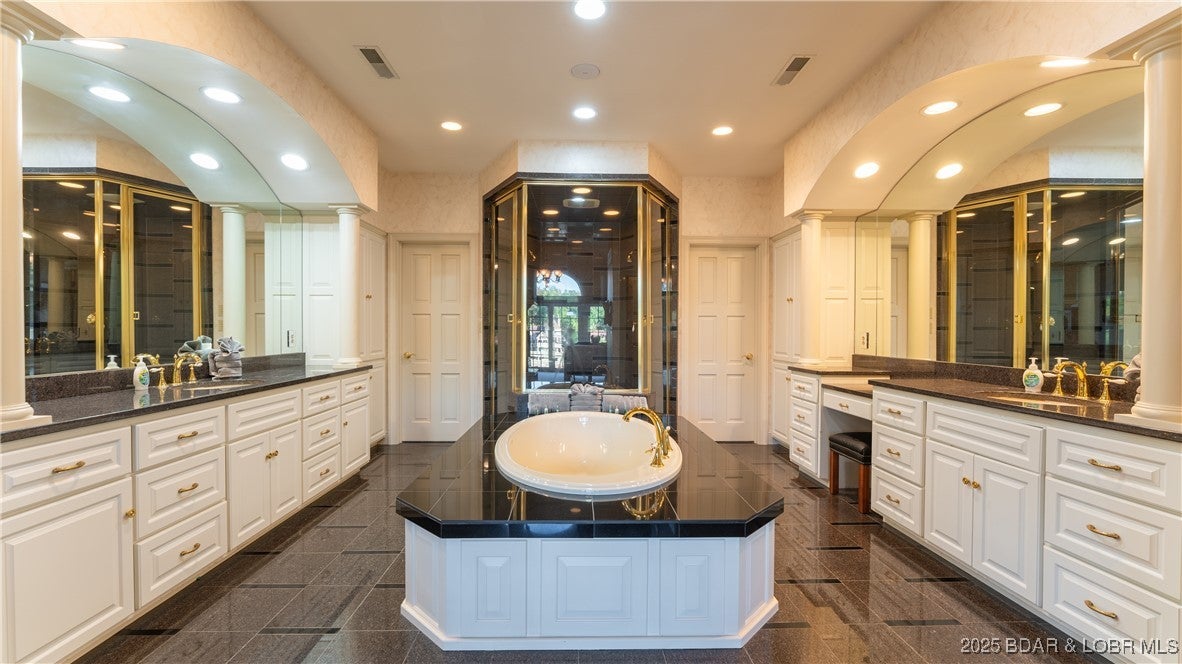 Sunrise Beach, Missouri, 65079, United States, ,7 BathroomsBathrooms,Residential,Active,1748281