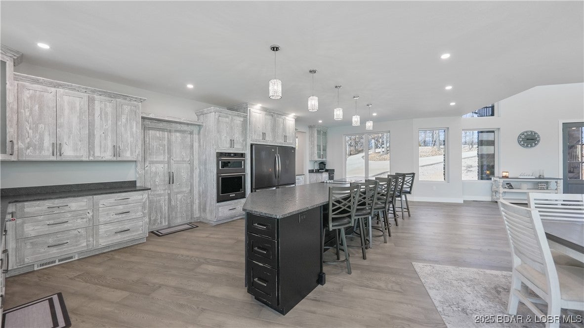 Sunrise Beach, Missouri, 65079, United States, 8 Bedrooms Bedrooms, ,10 BathroomsBathrooms,Residential,Active,1964490