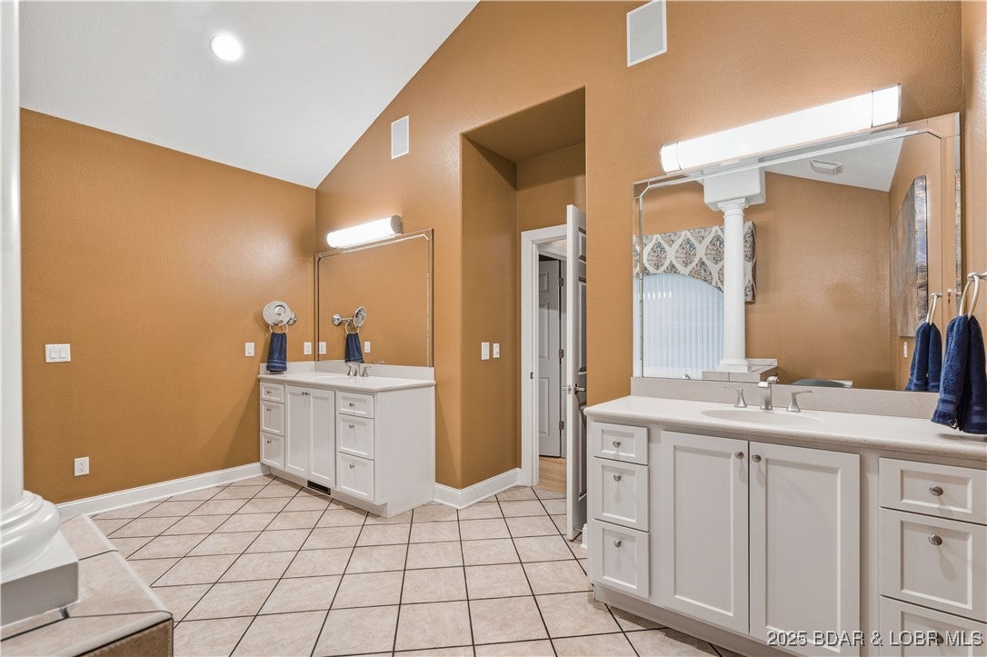 Porto Cima, Missouri, 65079, United States, 5 Bedrooms Bedrooms, ,4 BathroomsBathrooms,Residential,Active,1973370