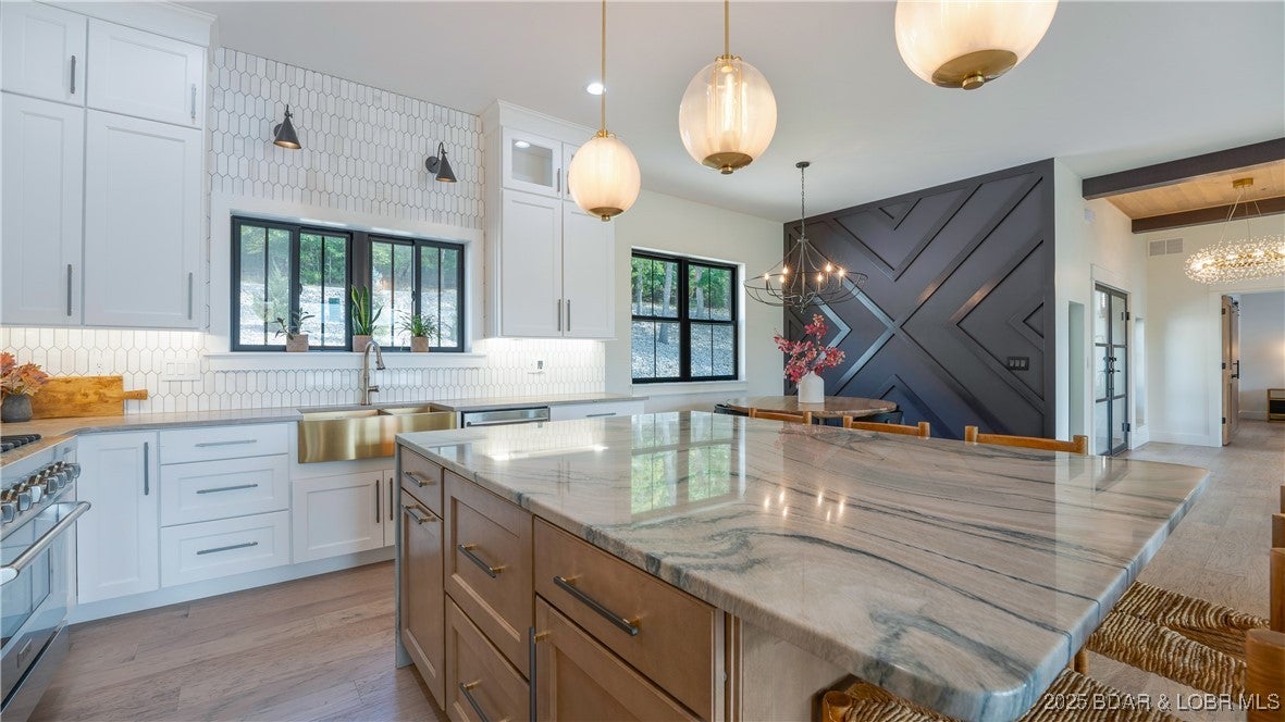 Porto Cima, Missouri, 65079, United States, 6 Bedrooms Bedrooms, ,6 BathroomsBathrooms,Residential,Active,1894189