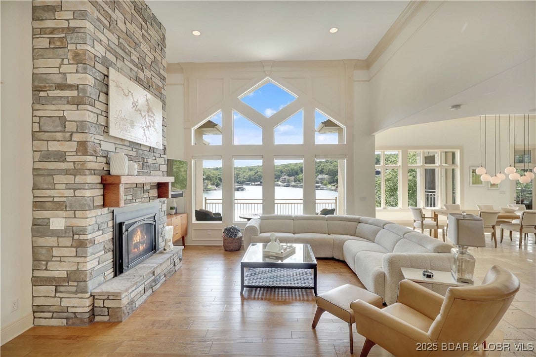 Porto Cima, Missouri, 65079, United States, 7 Bedrooms Bedrooms, ,7 BathroomsBathrooms,Residential,Active,1922532