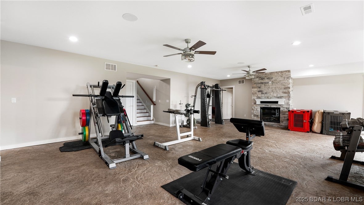 Camdenton, Missouri, 65020, United States, 5 Bedrooms Bedrooms, ,4 BathroomsBathrooms,Residential,Active,1903211