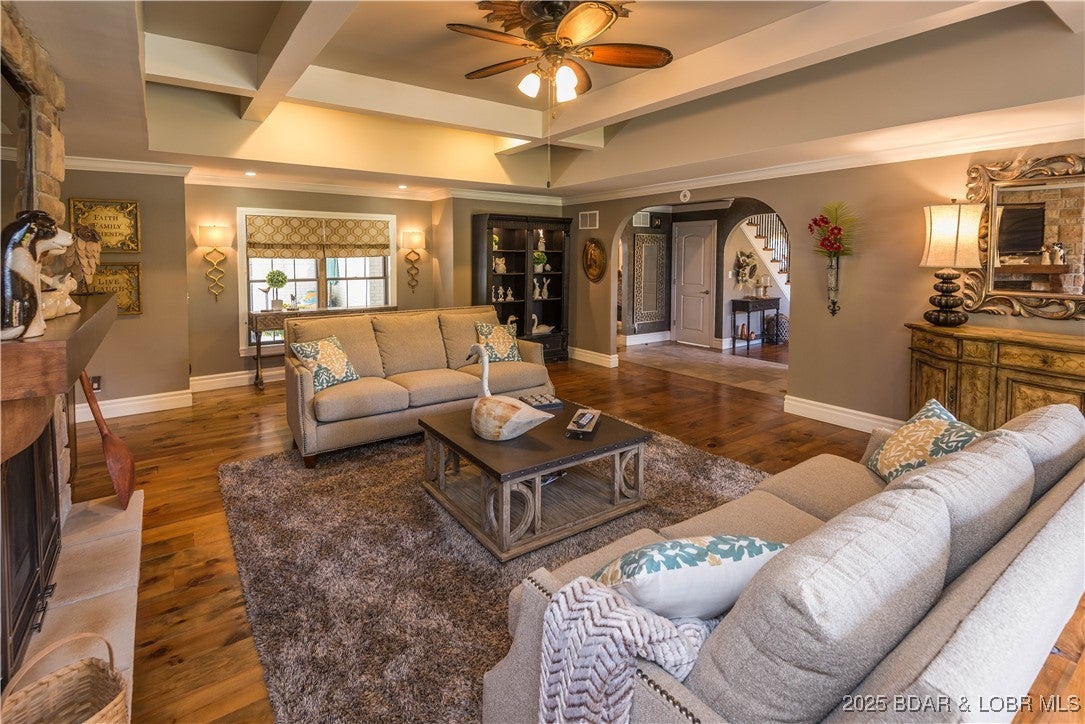 Jefferson City, Missouri, 65109, United States, 4 Bedrooms Bedrooms, ,4 BathroomsBathrooms,Residential,Active,1990045